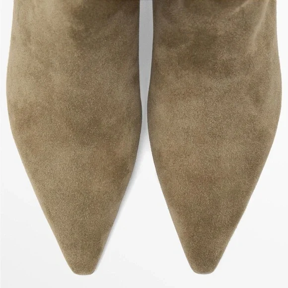 NWT. Massimo Dutti Soft Split Leather Heeled Boots. Size 11.
